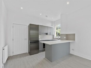 2 bedroom flat for rent in Upper Richmond Road, Putney, SW15