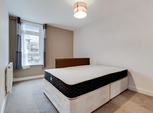 2 bedroom maisonette for rent in Slade Walk, LONDON, SE17