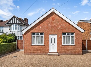 3 Bed Bungalow For Sale in Ashford, Surrey, TW15 - 5118332