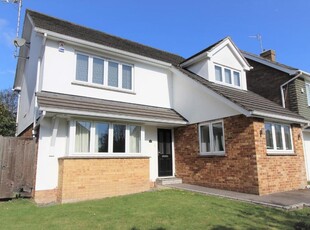 3 bedroom detached house for rent in Princes Way, Hutton, Brentwood, Essex, CM13