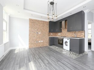 3 bedroom flat for rent in Brooke Road, Stoke Newington, N16