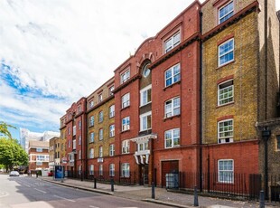 3 bedroom flat for rent in Evesham House, Old Ford Road, London, E2