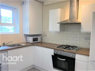 3 bedroom flat for rent in Nelsons Row, SW4