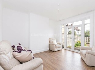 3 bedroom semi-detached house for rent in Christchurch Avenue, North Finchley, N12