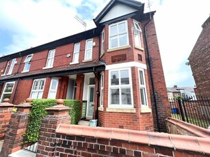 3 bedroom terraced house for rent in Crawford Street, Manchester, M30