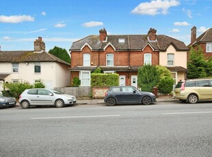 2 bedroom terraced house for rent in Loose Road, Maidstone, Kent, ME15