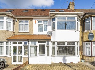 4 Bed House For Sale in Kingsbury, London, NW9 - 5400291