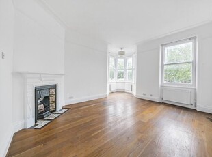 4 bedroom apartment for rent in Streatham Place London SW2