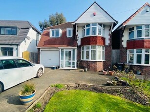 4 bedroom detached house for rent in Chester Road, Erdington, Birmingham, B24