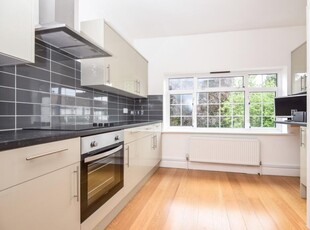 4 bedroom flat for rent in Henville Road Bromley BR1