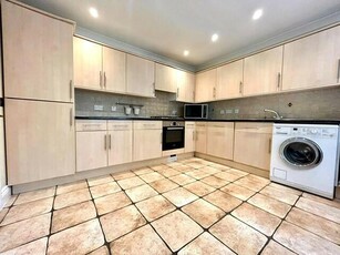 4 bedroom house for rent in South Woodford, E18, IG8