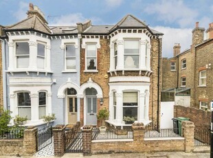 4 bedroom semi-detached house for rent in Solent Road, West Hampstead, NW6