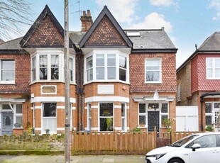 6 bedroom semi-detached house for rent in King Edwards Gardens, Acton, W3