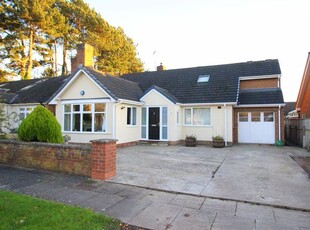 Bungalow to rent in Pine Grove, Darlington DL3