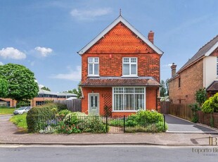 Detached house to rent in Endymion Road, Hatfield AL10