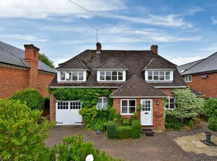 Detached house to rent in Mill Road, Marlow, Buckinghamshire SL7