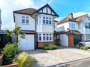 Detached house to rent in West Byfleet, Surrey KT14