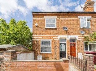 End terrace house to rent in Filey Road, Reading RG1