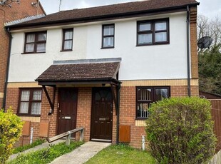 End terrace house to rent in New Moorsite, Westfield, Hastings TN35