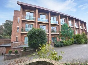 Flat for sale in Yew Tree Road, Calderstones, Liverpool L18