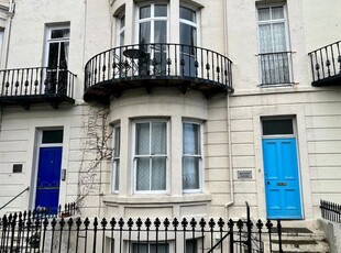 Flat to rent in Albion Road, Scarborough, North Yorkshire YO11
