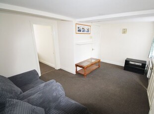 Flat to rent in Christchurch Road, Reading RG2