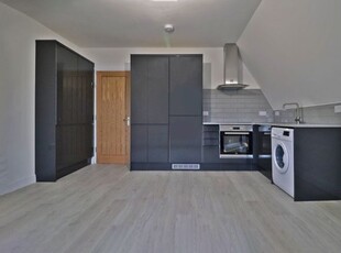 Flat to rent in Conduit Road, Bedford MK40