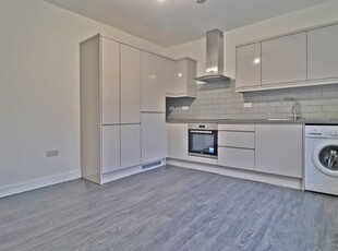 Flat to rent in Conduit Road, Bedford MK40