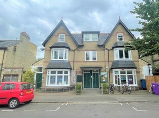 Flat to rent in Humberstone Road, Cambridge CB4