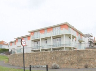 Flat to rent in Newlands Road, Rottingdean, Brighton BN2