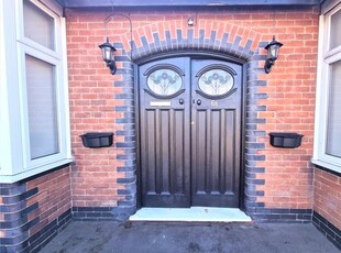 Flat to rent in Radcliffe Road, West Bridgford, Nottingham, Nottinghamshire NG2