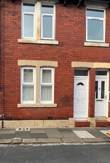 Flat to rent in Richardson Street, Wallsend NE28
