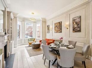 Flat to rent in Rosary Gardens, South Kensington, London SW7