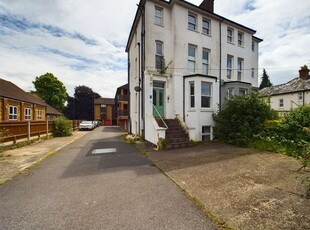 Flat to rent in St. Lukes Road, Maidenhead, Berkshire SL6