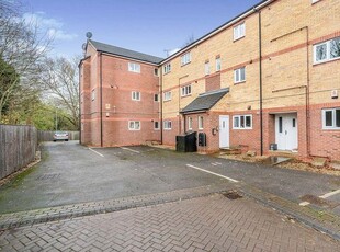 Flat to rent in Station Road, South Elmsall, Pontefract, West Yorkshire WF9