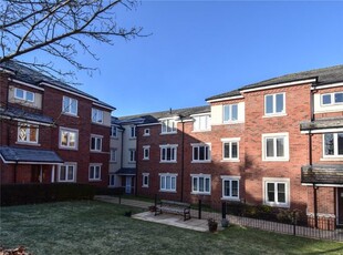 Flat to rent in Stratford Gardens, Bromsgrove, Worcestershire B60