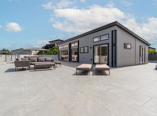 Property for sale in 2 Headland View, The Warren, Abersoch LL53