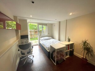 Studio flat for rent in Wilberforce Road, Finsbury Park, N4
