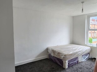 Terraced house to rent in Colwyn Road, Holbeck, Leeds LS11