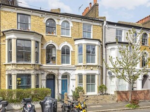 Terraced house to rent in Gateley Road, London SW9