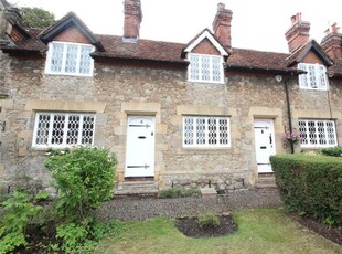 Terraced house to rent in High Street, Chipstead, Sevenoaks, Kent TN13