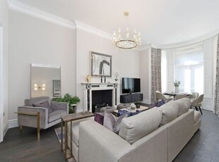 Terraced house to rent in Lennox Gardens, Knightsbridge SW1X