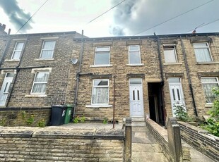 Terraced house to rent in May Street, Crosland Moor, Huddersfield HD4