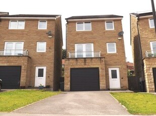 Town house to rent in Grenoside Grange Close, Sheffield S35