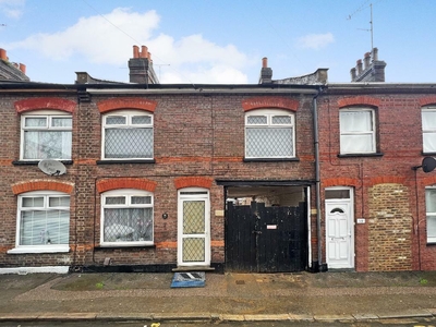 4 bedroom terraced house for sale in Arthur Street, South Luton, Luton, Bedfordshire, LU1 3SF, LU1
