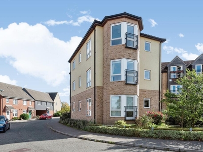 2 bedroom flat for sale in Airfield Road, Bury St. Edmunds, Suffolk, IP32