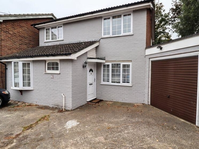 4 bedroom detached house for sale in Galloway Close, Milton Keynes, MK3