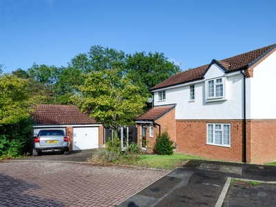 4 bedroom detached house for sale in Hemlock Close, Narborough., LE19