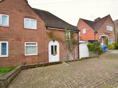 3 bedroom semi-detached house for rent in Stanmore, SO22