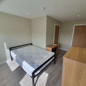 Flat share for rent in Colonnade House, 201 Sunbridge Road, Bradford, West Yorkshire, BD1